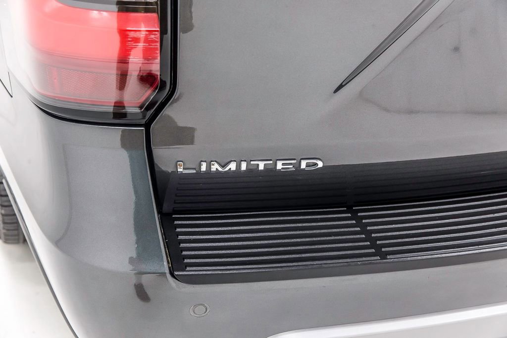 Used 2020 Ford Expedition Limited image 5