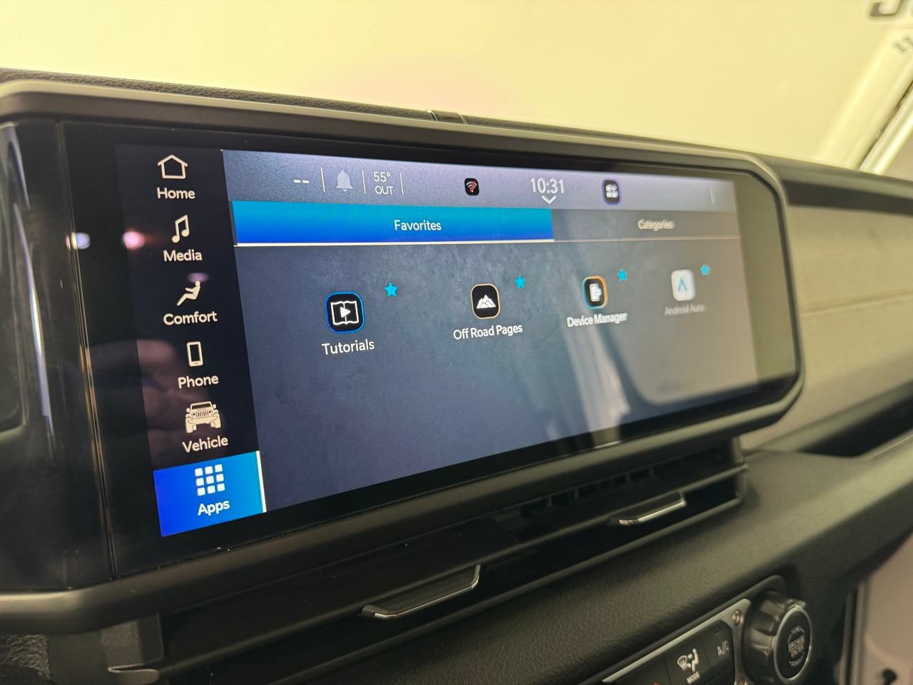 Used 2025 Jeep Gladiator Sport AWD/4WD image 16