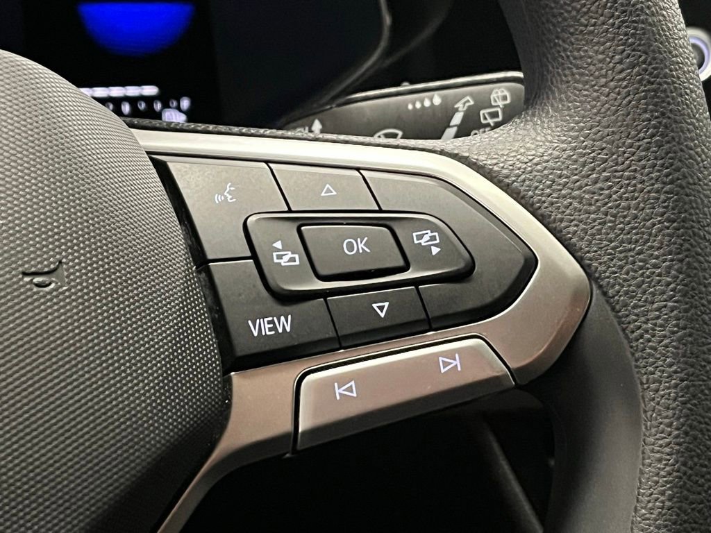 Certified 2022 Volkswagen Taos S image 25