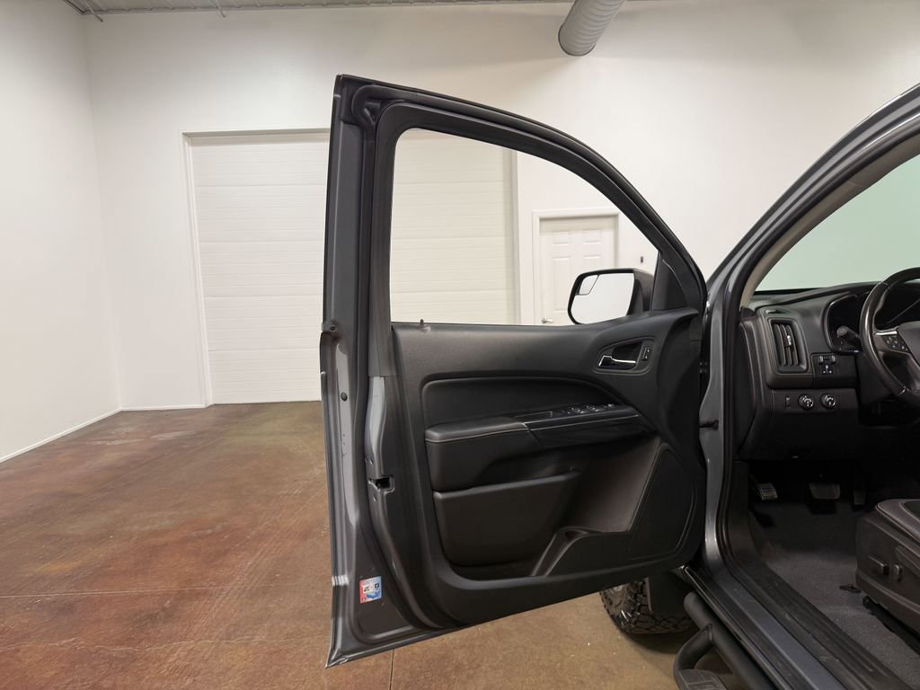 Used 2022 GMC Canyon AT4 image 59