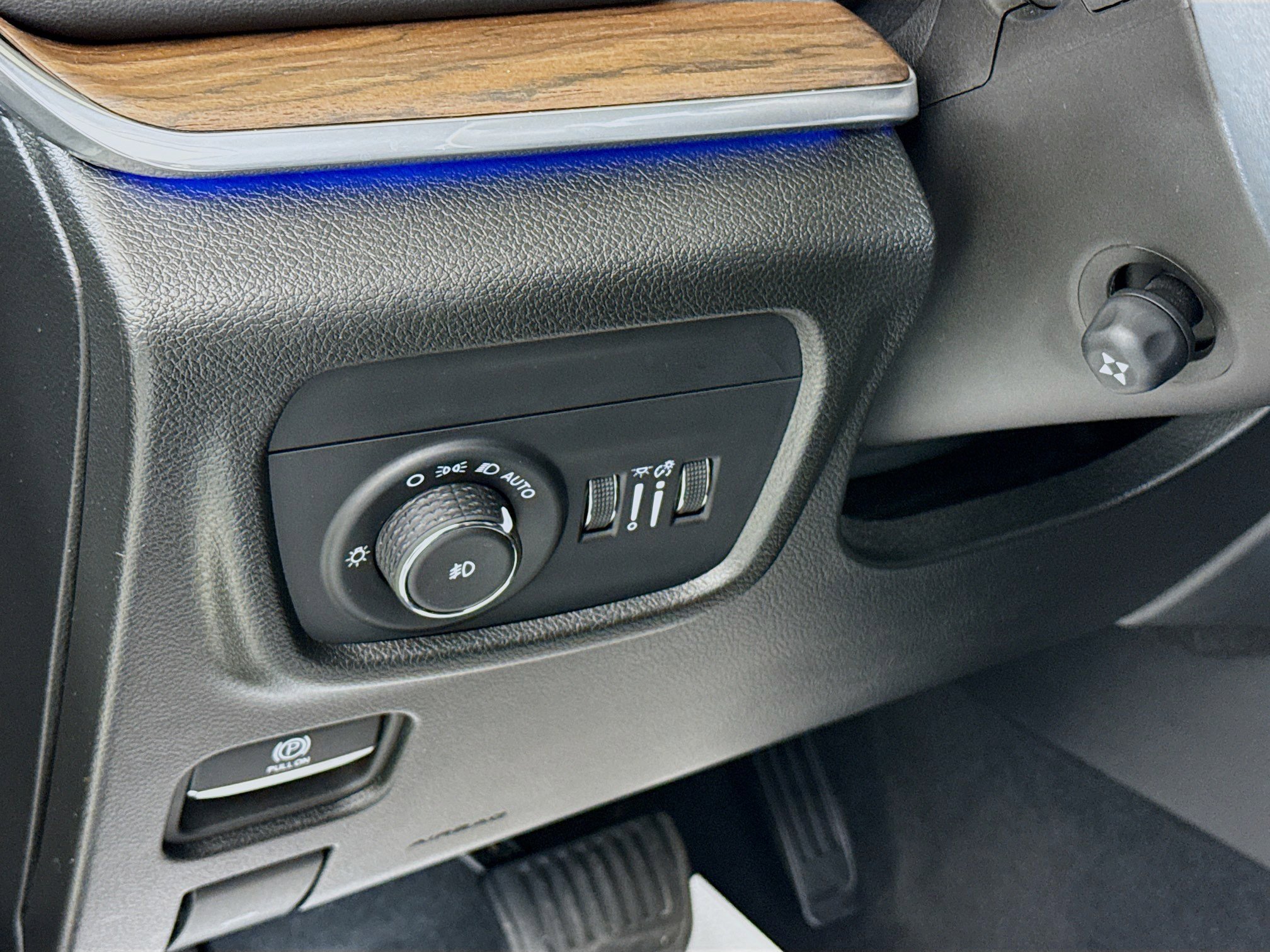 Used 2024 Jeep Grand Cherokee L Summit w/ High Altitude Package image 10