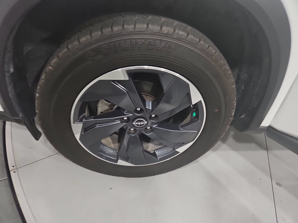 Used 2024 Nissan Rogue SV FWD image 26