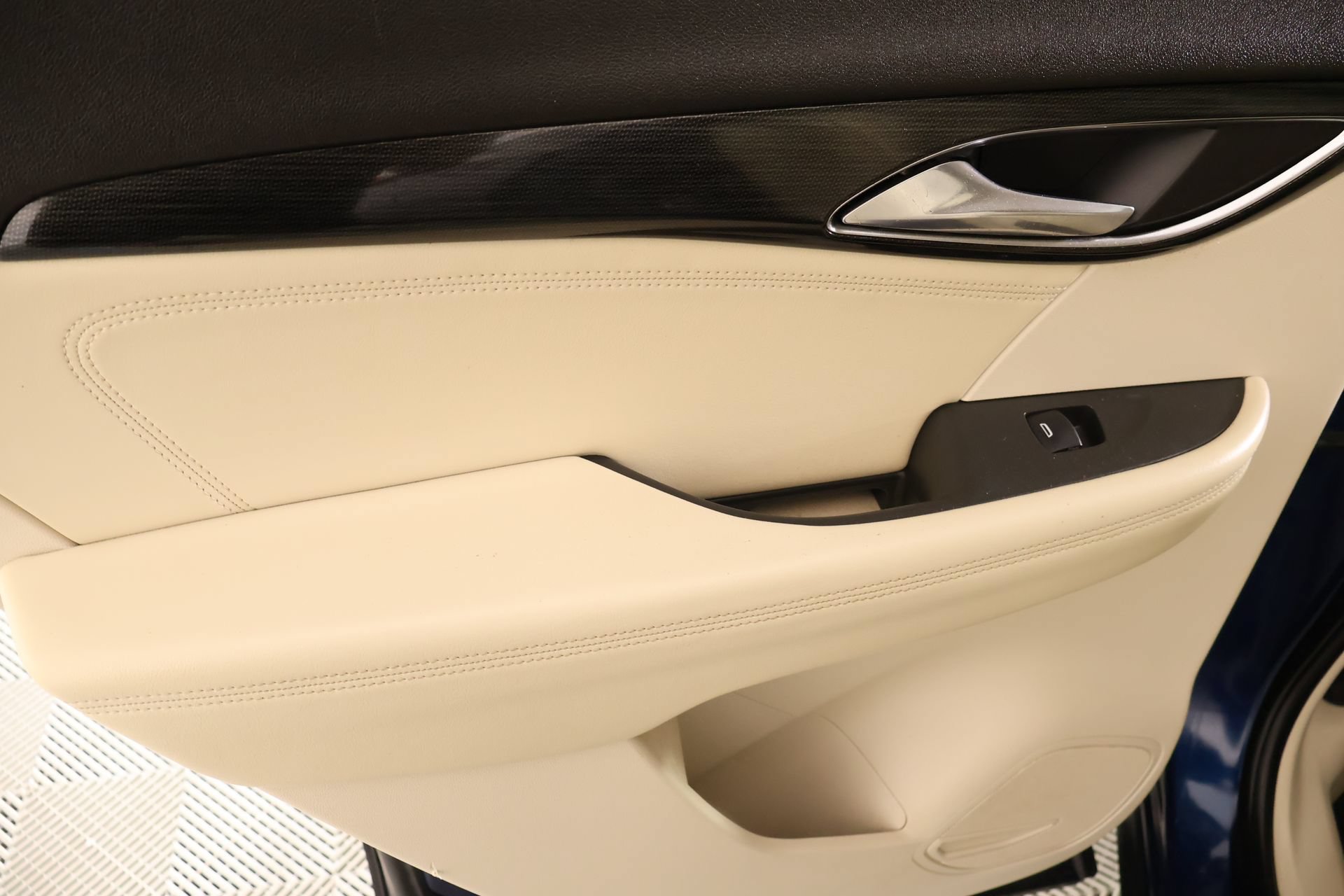 Used 2023 Buick Envision Preferred FWD image 16