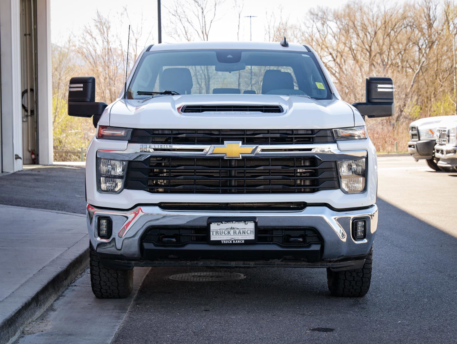 Used 2024 Chevrolet Silverado 2500 LT w/ Convenience Package image 9
