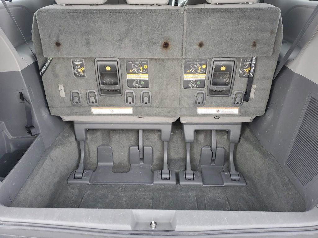 Used 2015 Toyota Sienna XLE Premium image 29