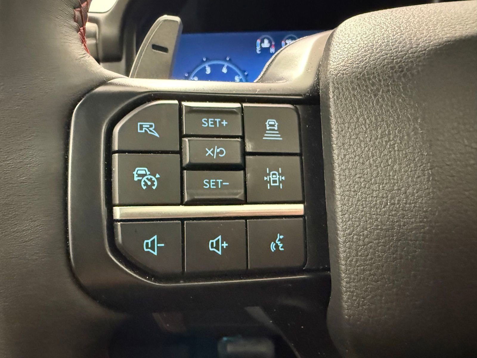 Used 2025 Ford F150 Raptor AWD/4WD image 26