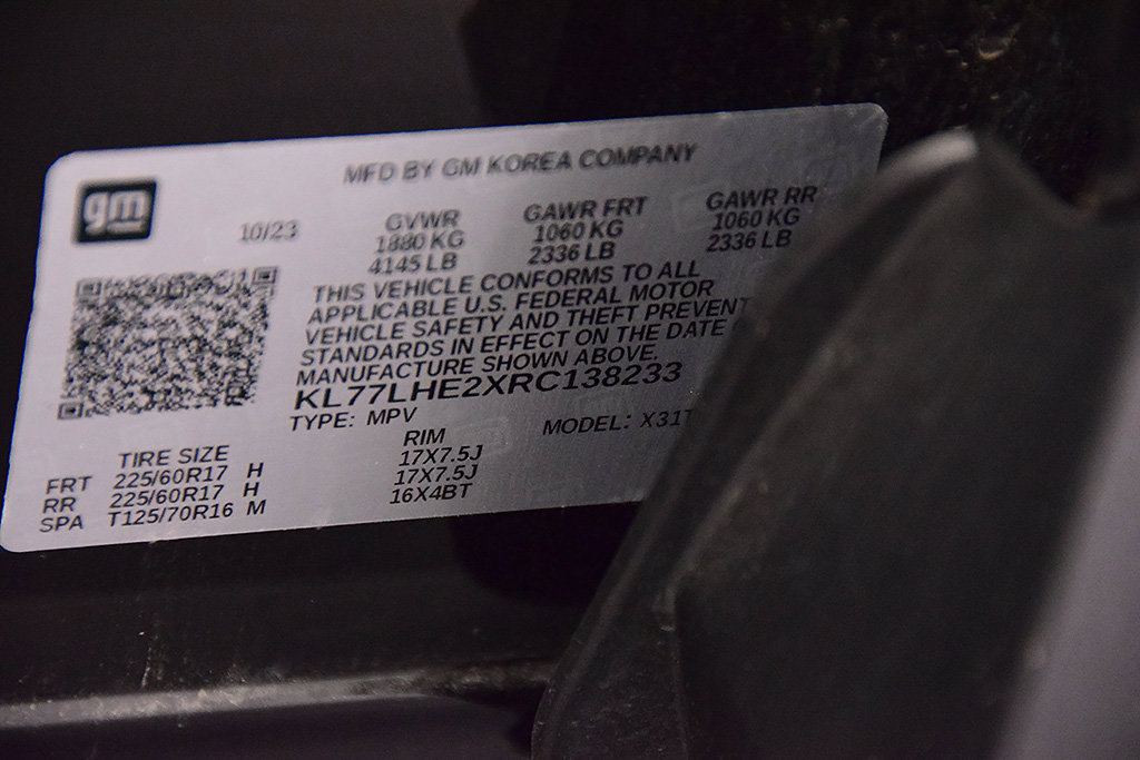 Used 2024 Chevrolet Trax LT w/ Sunroof Package FWD image 14