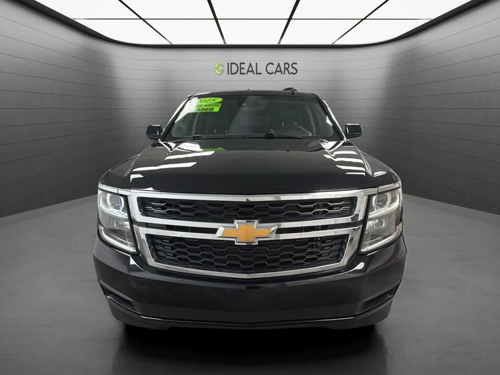 Used 2015 Chevrolet Suburban LT RWD image 2