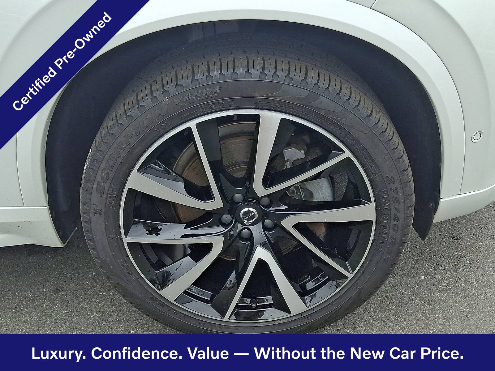 Certified 2024 Volvo XC90 B6 Plus w/ Protection Package Premier AWD/4WD image 9