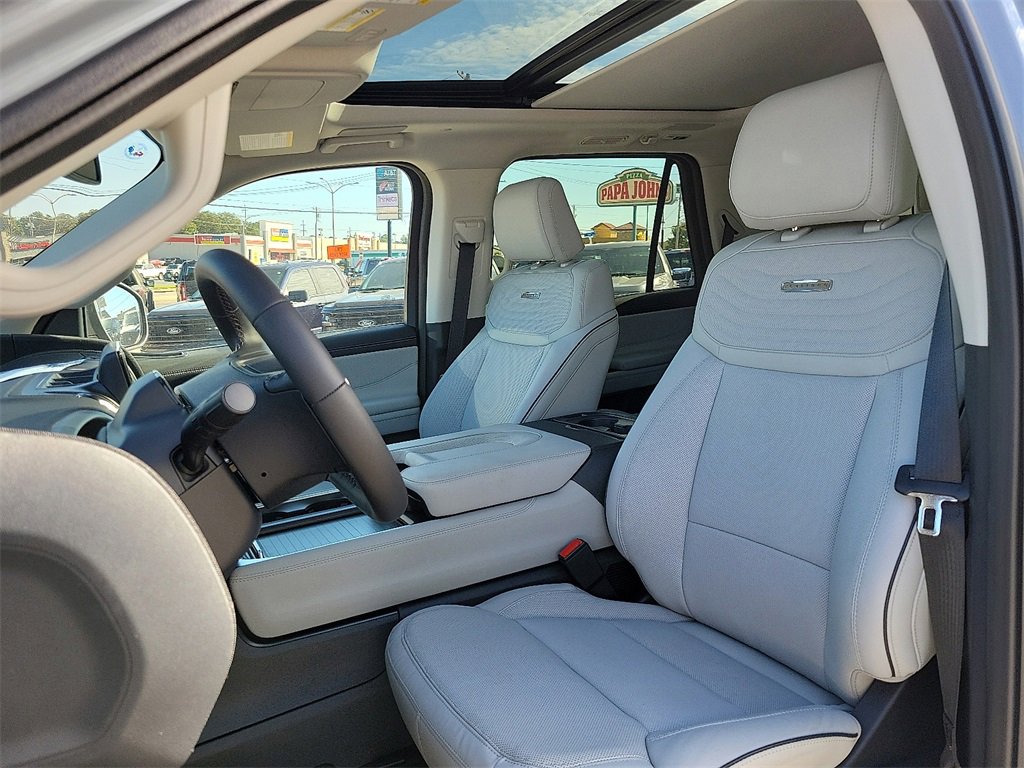 New 2025 Ford Expedition Platinum image 12