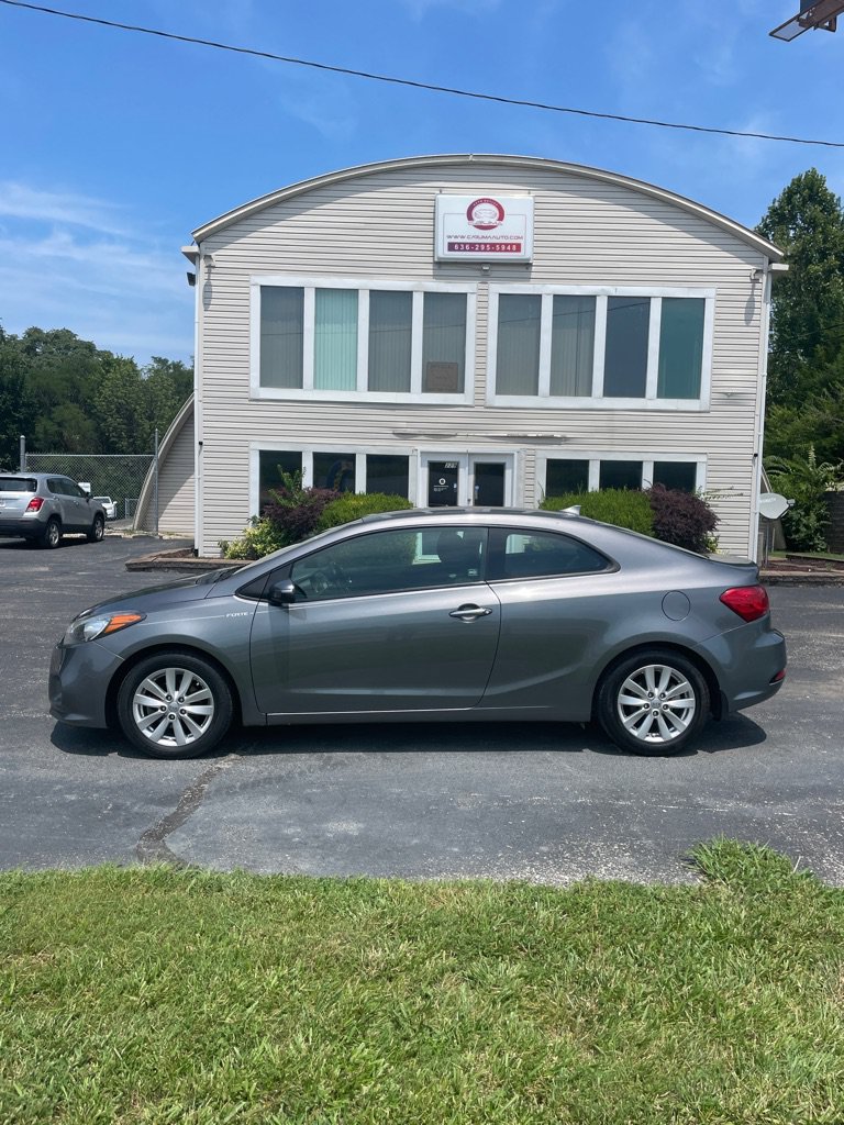 Used 2016 Kia Forte Koup EX FWD image 2