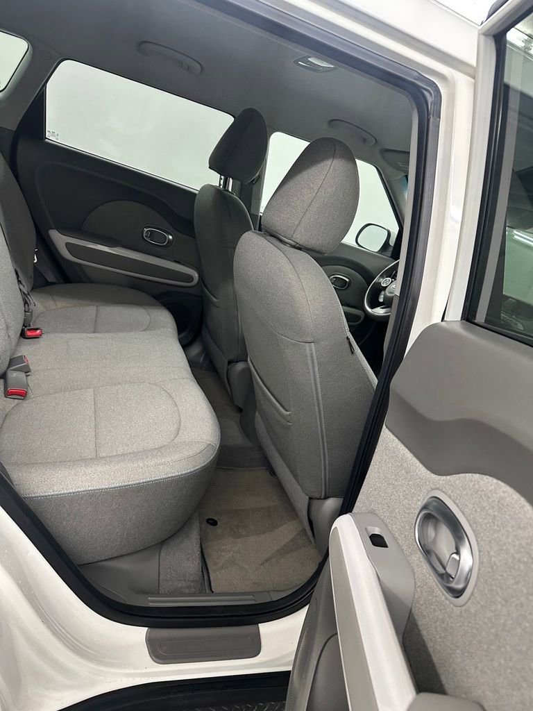 Used 2017 Kia Soul EV-e image 29