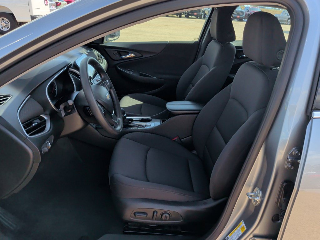 Used 2025 Chevrolet Malibu LT FWD image 12