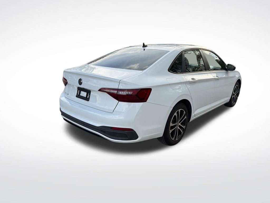 Used 2023 Volkswagen Jetta Sport image 5