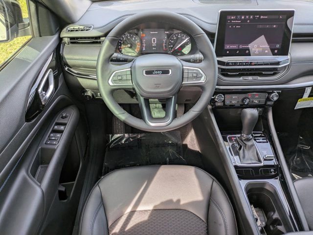 New 2026 Jeep Compass Latitude image 14
