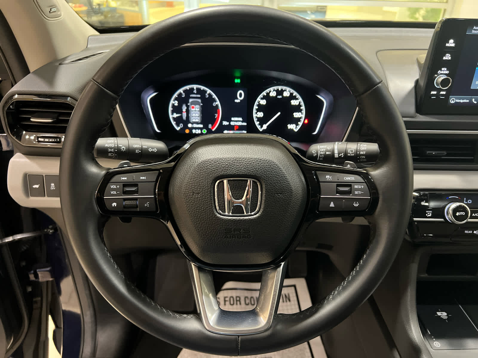 Certified 2025 Honda Pilot Touring image 24