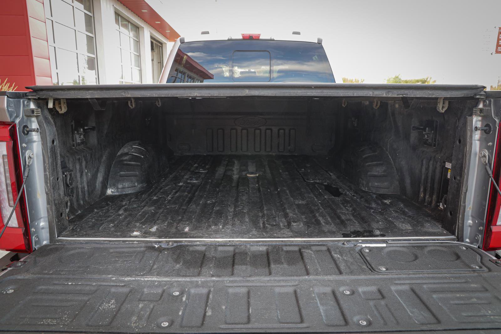 Used 2023 Ford F350 Platinum w/ Tremor Off-Road Package image 5