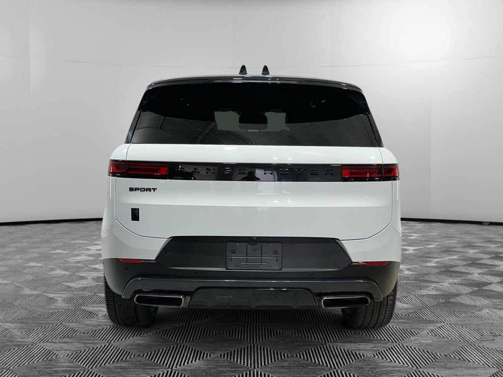 Used 2024 Land Rover Range Rover Sport SE AWD/4WD image 4