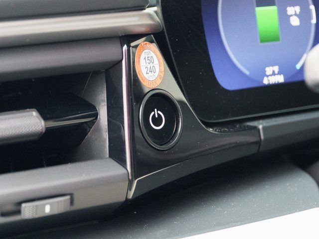 Certified 2025 Porsche Macan Electric image 28