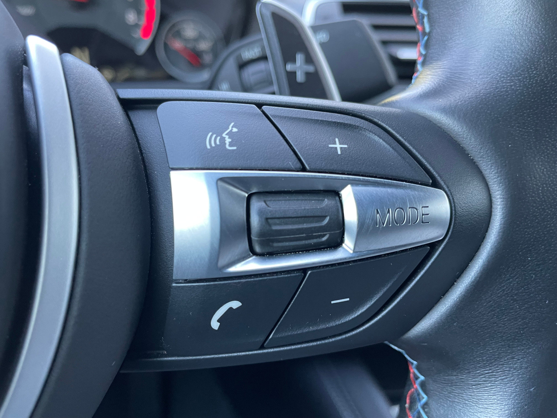 Used 2018 BMW M4 Convertible RWD image 18