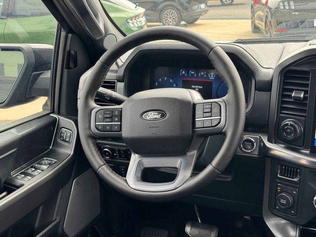 Used 2025 Ford F150 Lariat AWD/4WD image 36