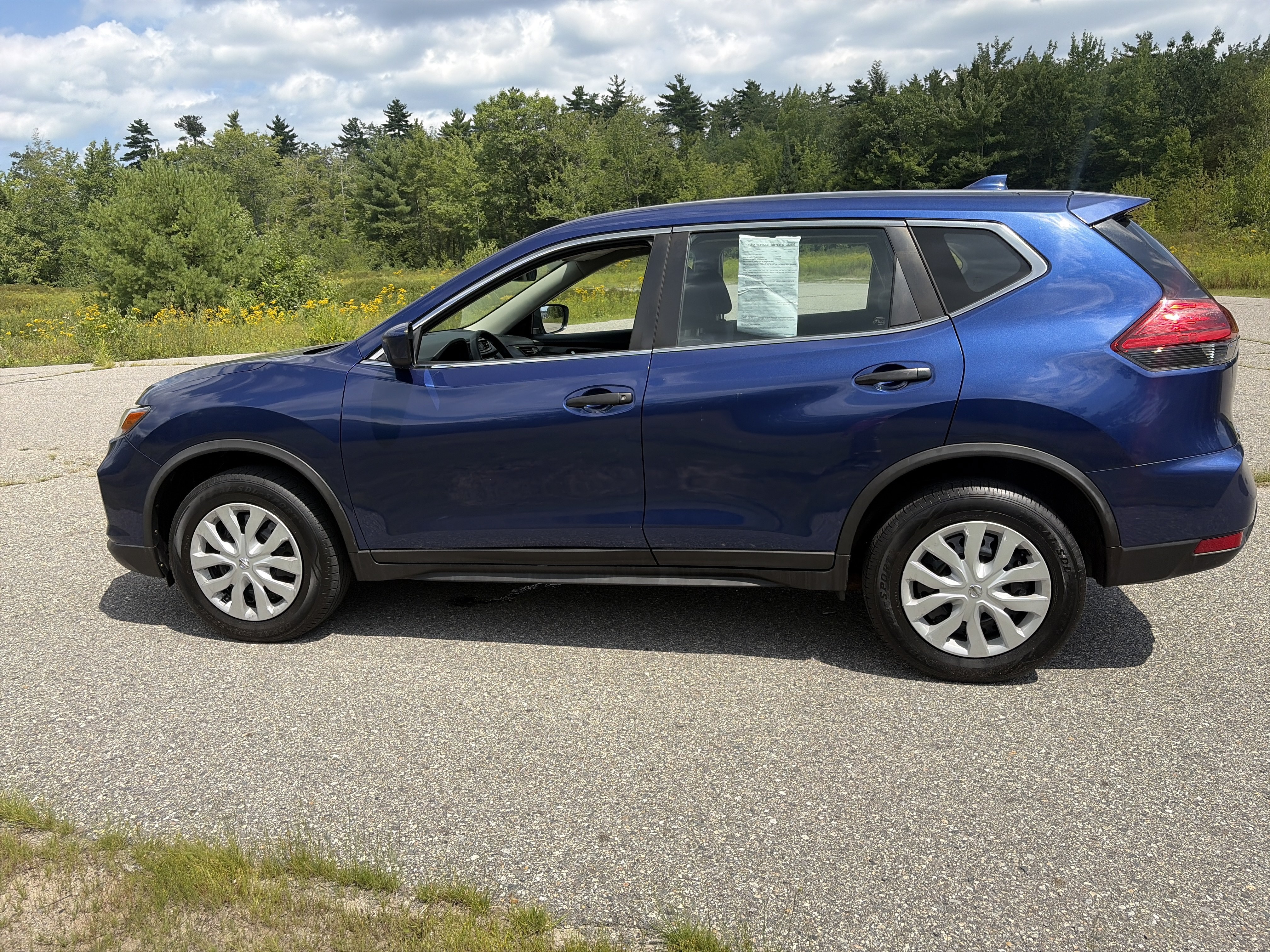 Used 2017 Nissan Rogue S AWD/4WD image 6