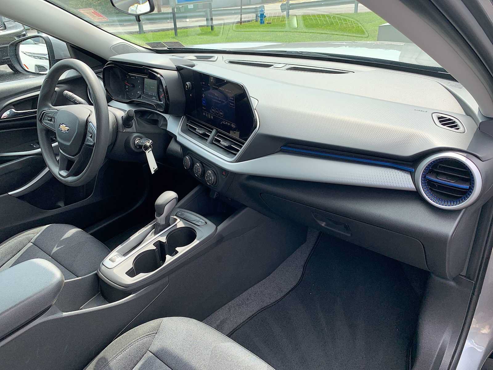 Certified 2025 Chevrolet Trax LS w/ LS Convenience Package FWD image 25