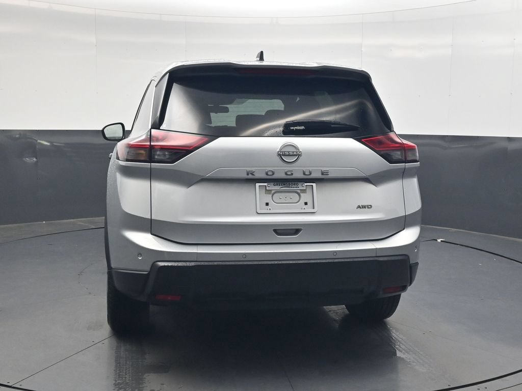Used 2024 Nissan Rogue S AWD/4WD image 5