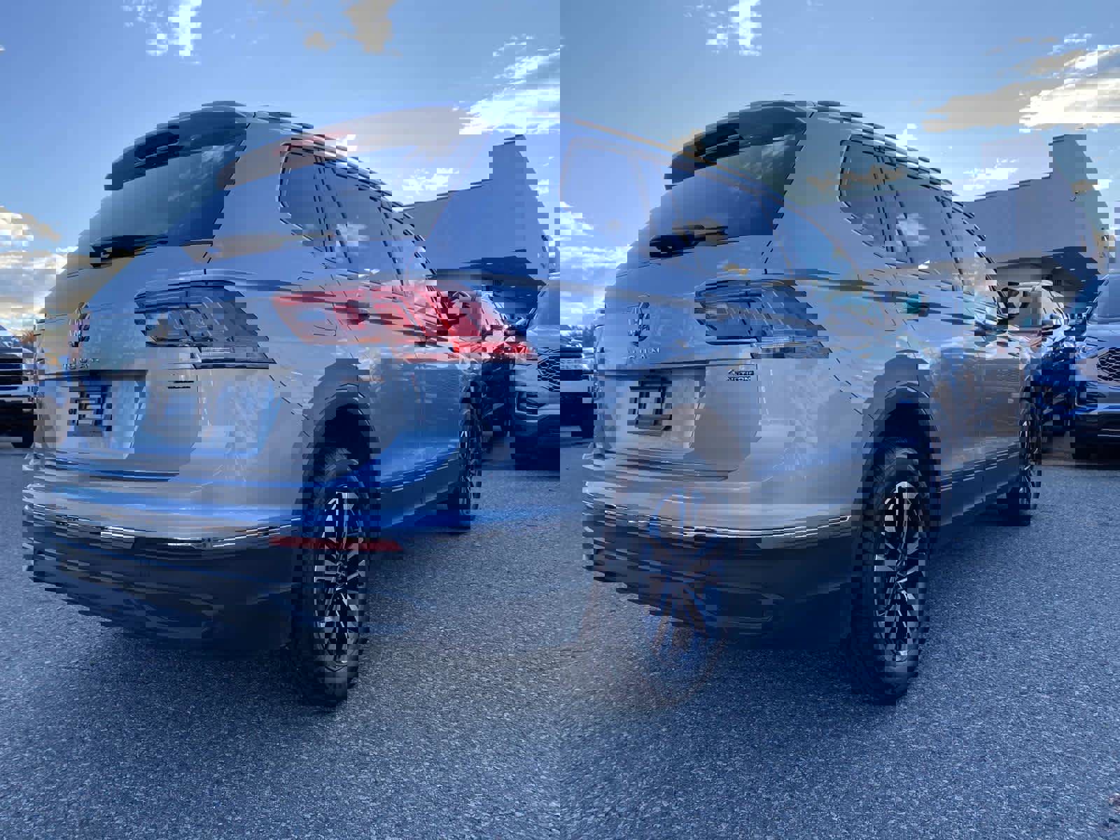 Used 2022 Volkswagen Tiguan S image 3