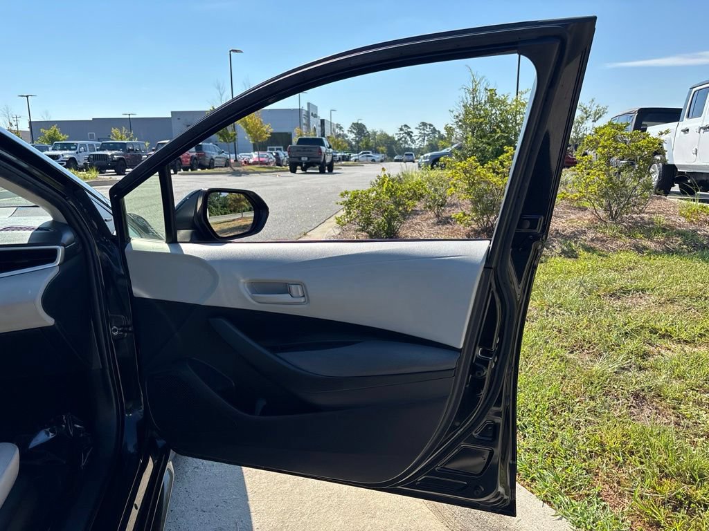 Used 2023 Toyota Corolla LE FWD image 51