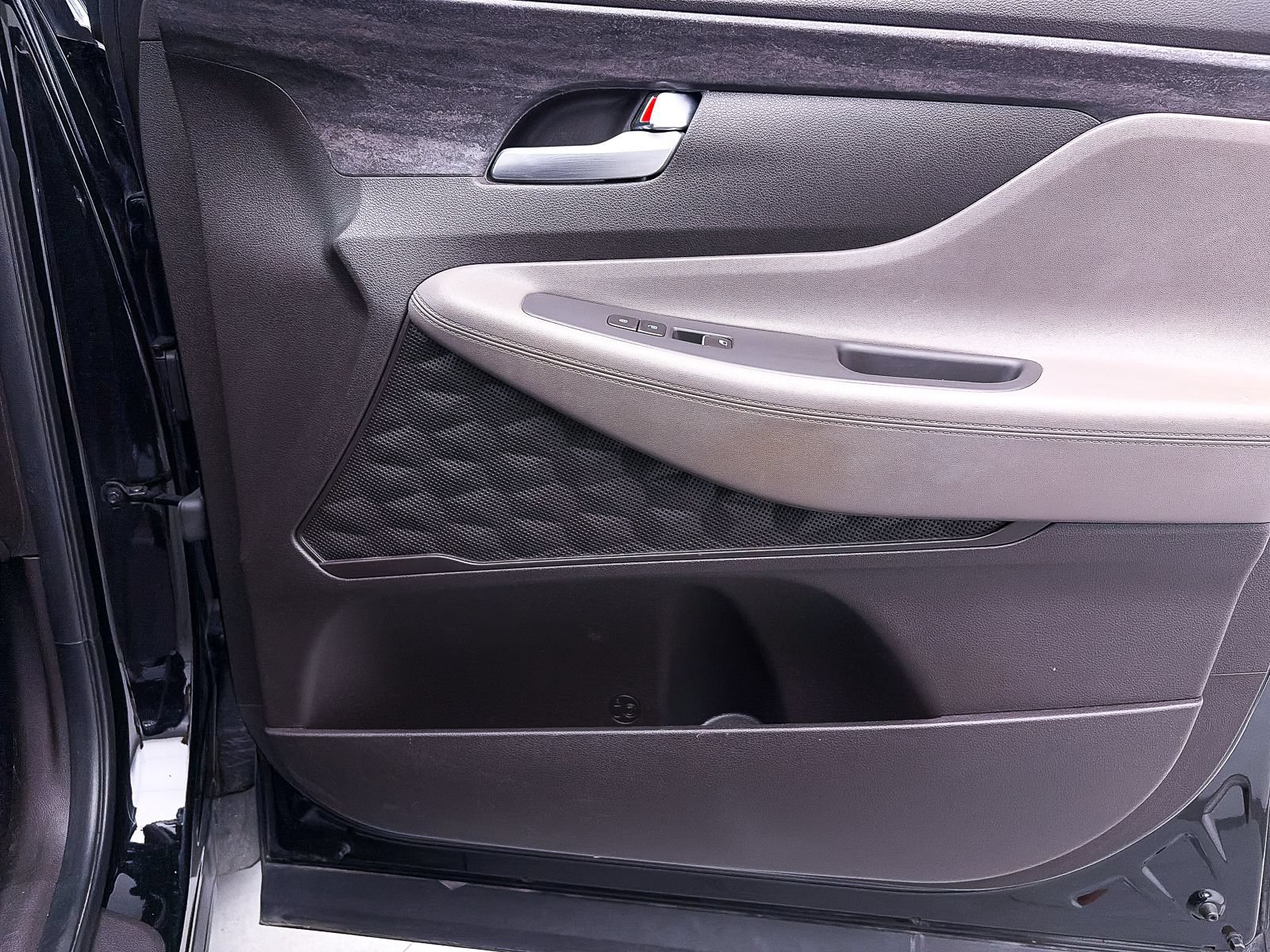 Used 2020 Hyundai Santa Fe SE FWD image 30