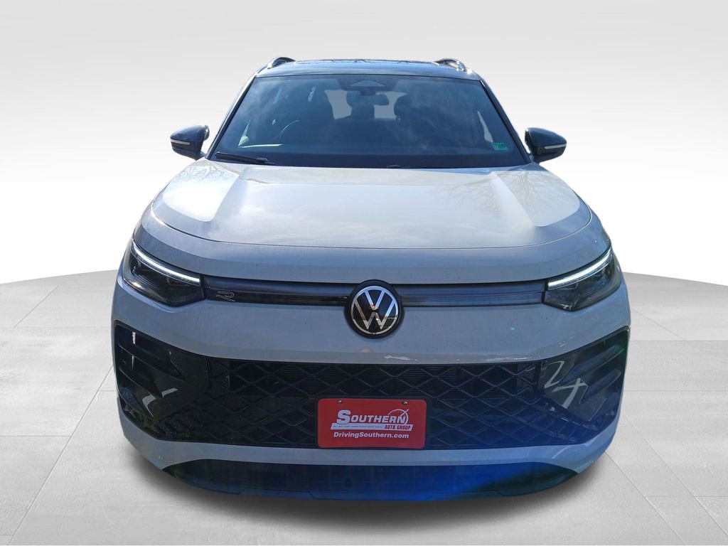 New 2026 Volkswagen Tiguan SE R-Line image 8