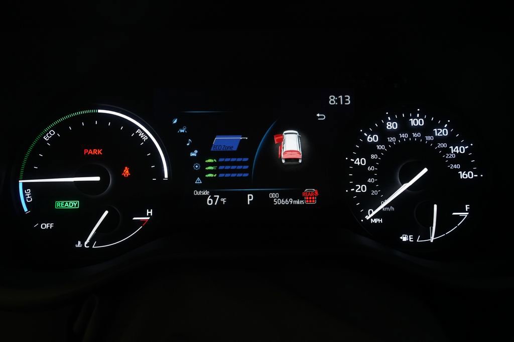 Used 2025 Toyota Sienna XLE FWD image 2