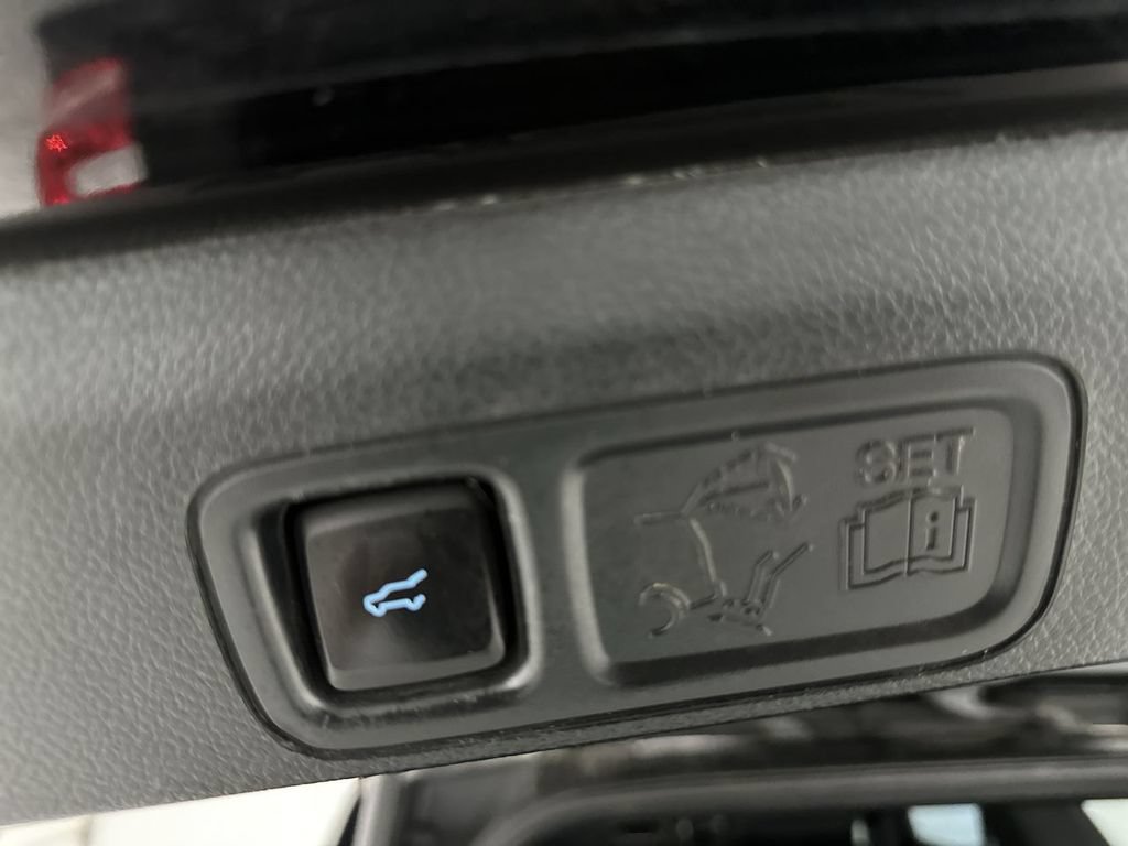 Used 2019 Ford Expedition Max XLT w/ Equipment Group 202A AWD/4WD image 30