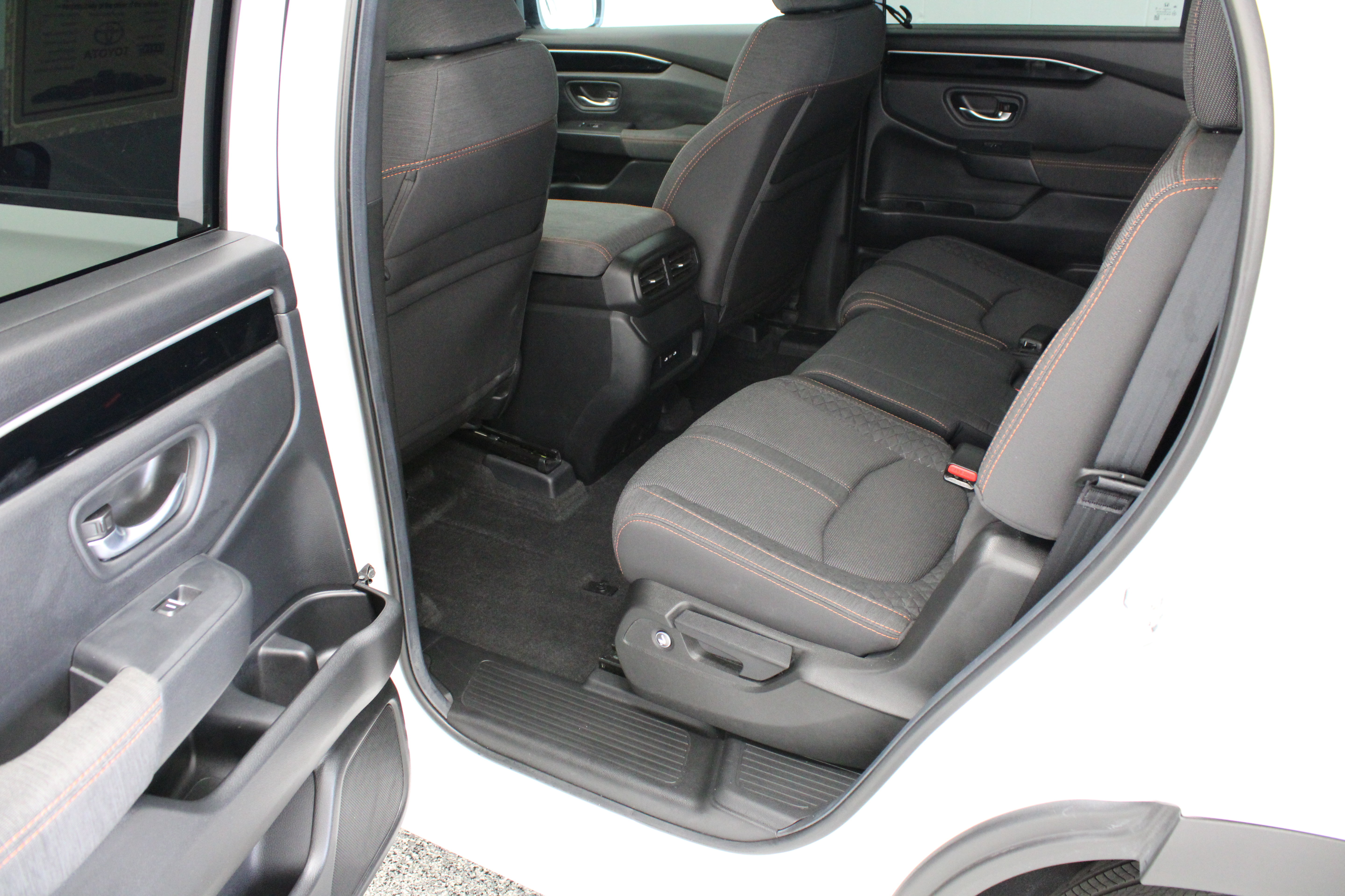 Used 2025 Honda Pilot Sport image 28
