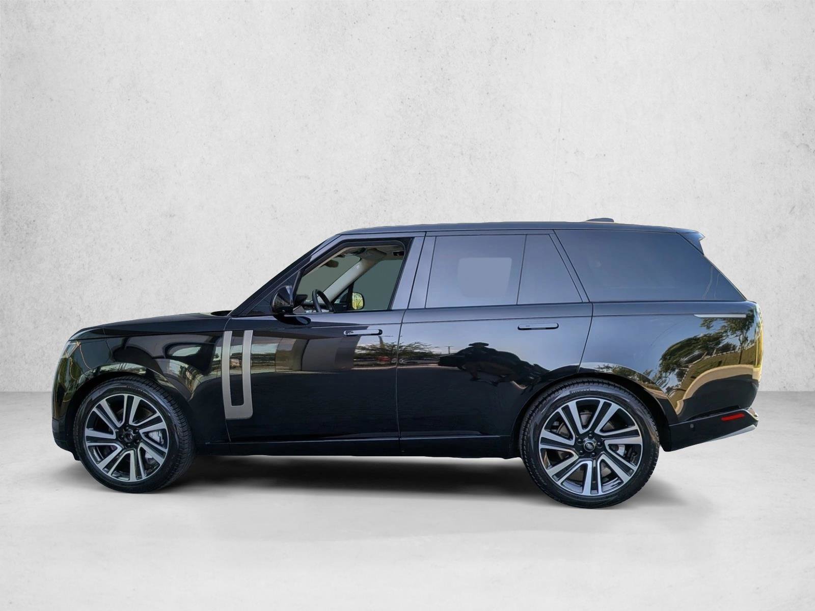 Certified 2023 Land Rover Range Rover SE AWD/4WD image 9