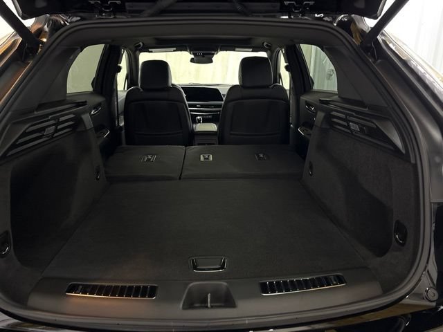 Used 2024 Cadillac XT4 Sport AWD/4WD image 16