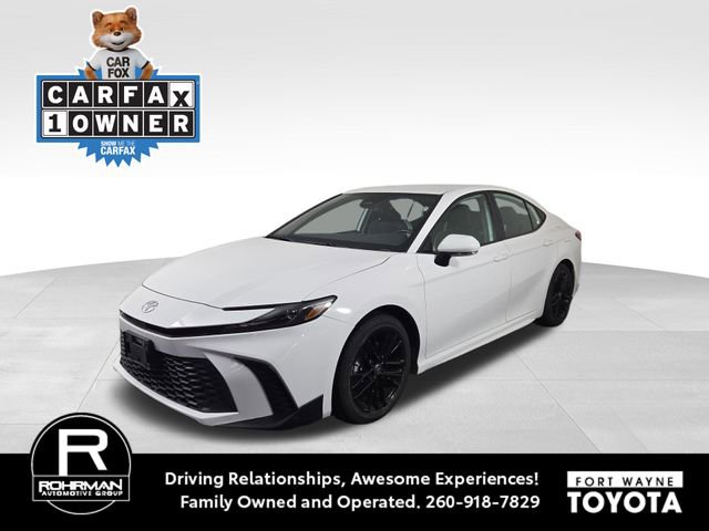 Used 2025 Toyota Camry SE FWD image 1