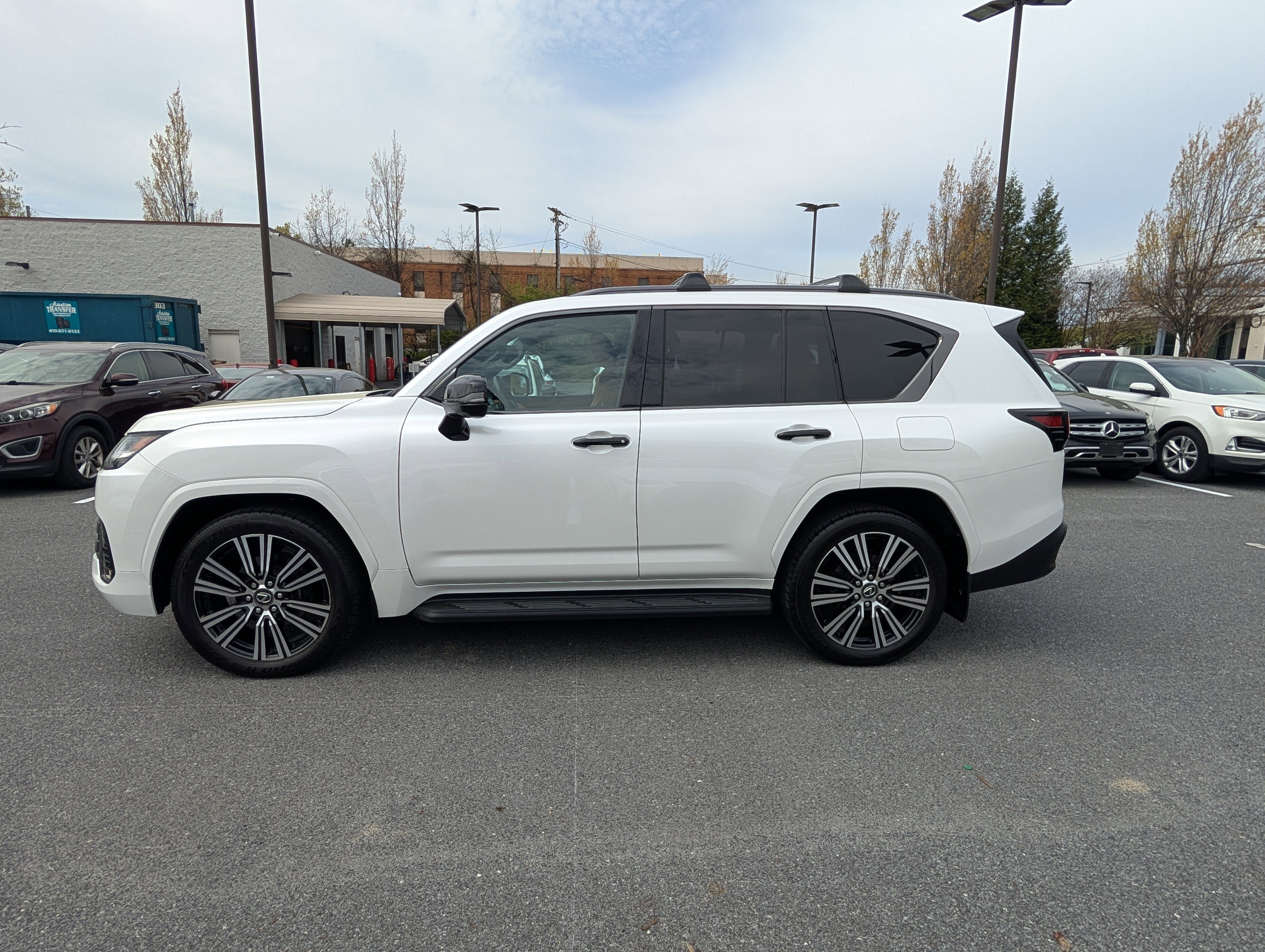 Used 2024 Lexus LX 600 4WD w/ Appearance Package image 6