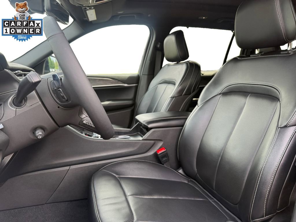 Used 2024 Jeep Grand Cherokee L Limited w/ Luxury Tech Group II AWD/4WD image 9