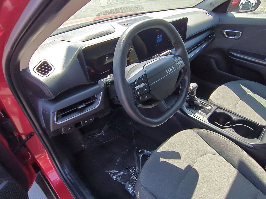 Used 2025 Kia K4 FWD image 15