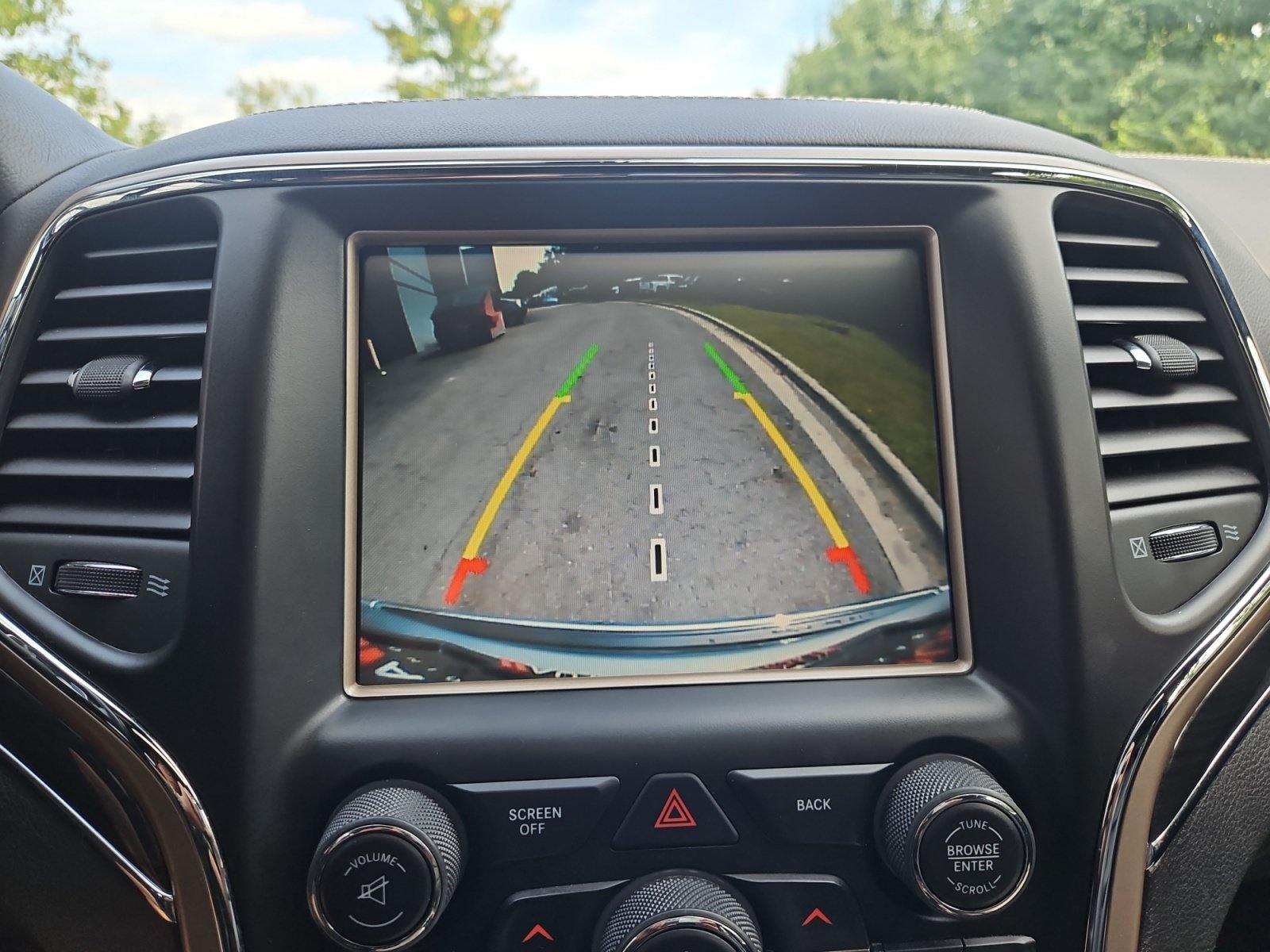 Used 2014 Jeep Grand Cherokee Overland AWD/4WD image 19
