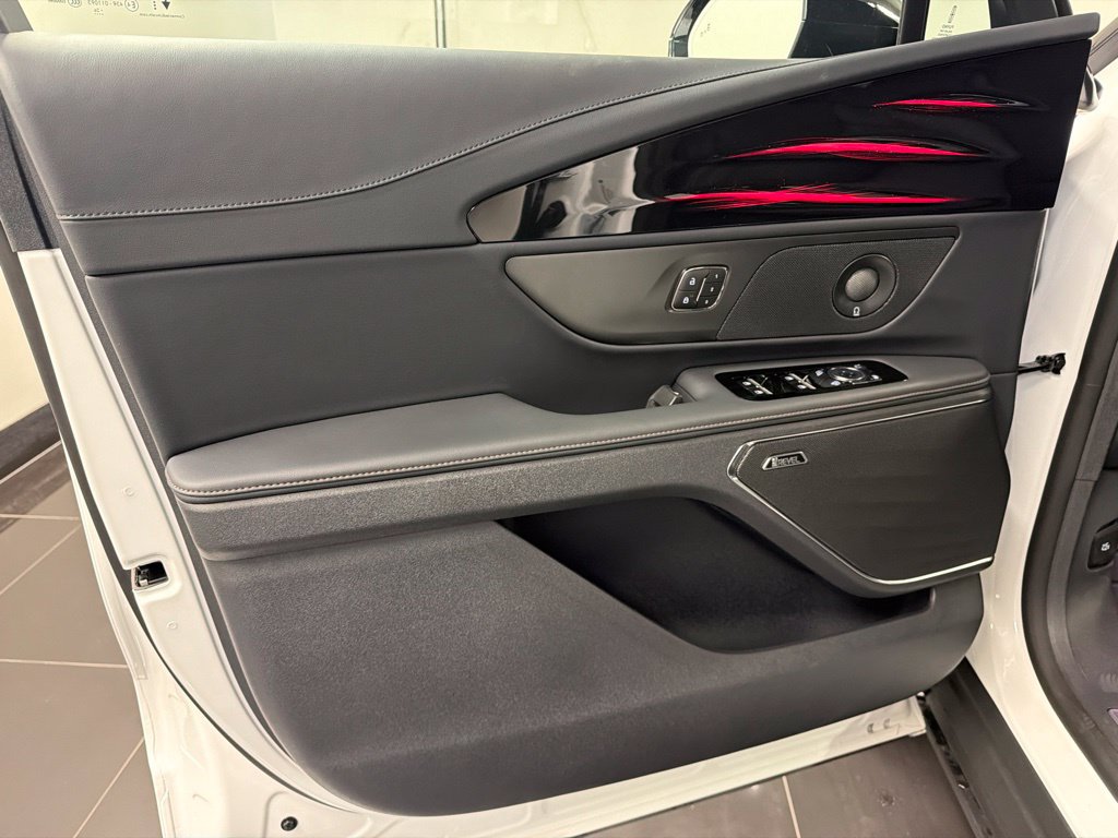 New 2026 Lincoln Nautilus Reserve AWD/4WD image 32