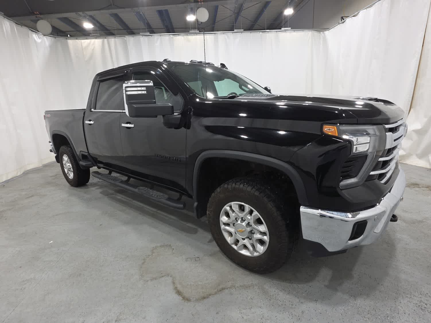 Certified 2024 Chevrolet Silverado 3500 LTZ w/ LTZ Premium Package AWD/4WD image 8