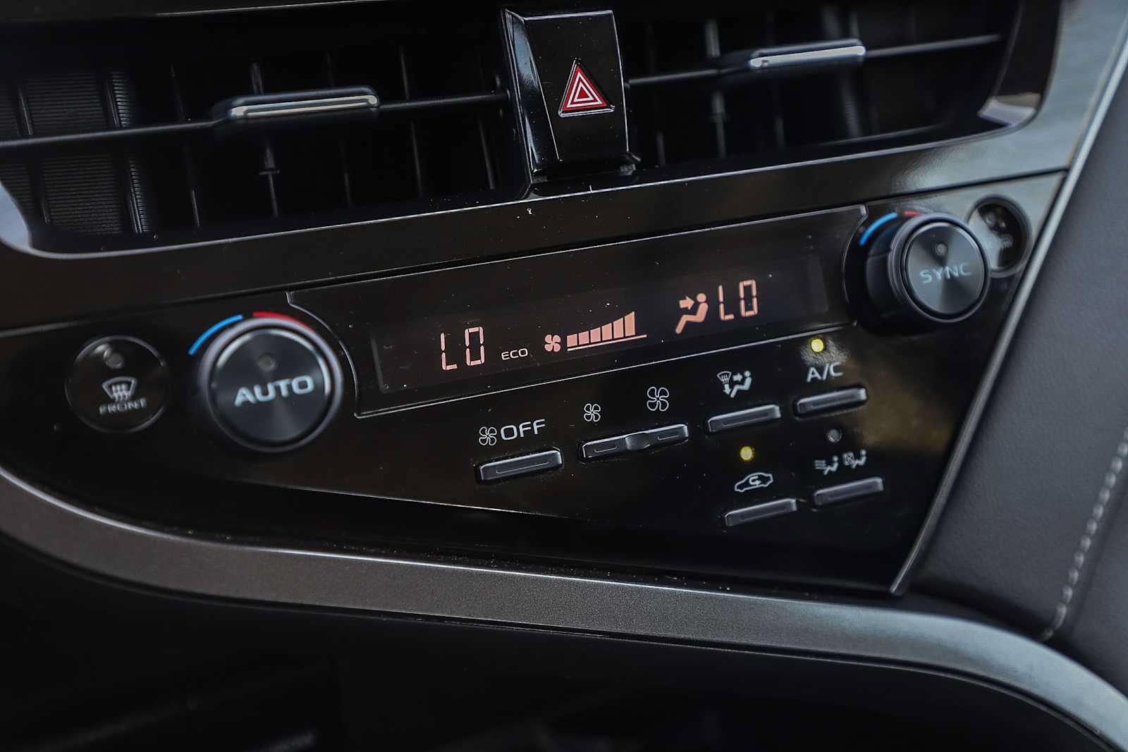 Used 2024 Toyota Camry SE w/ Audio Upgrade Package FWD image 25