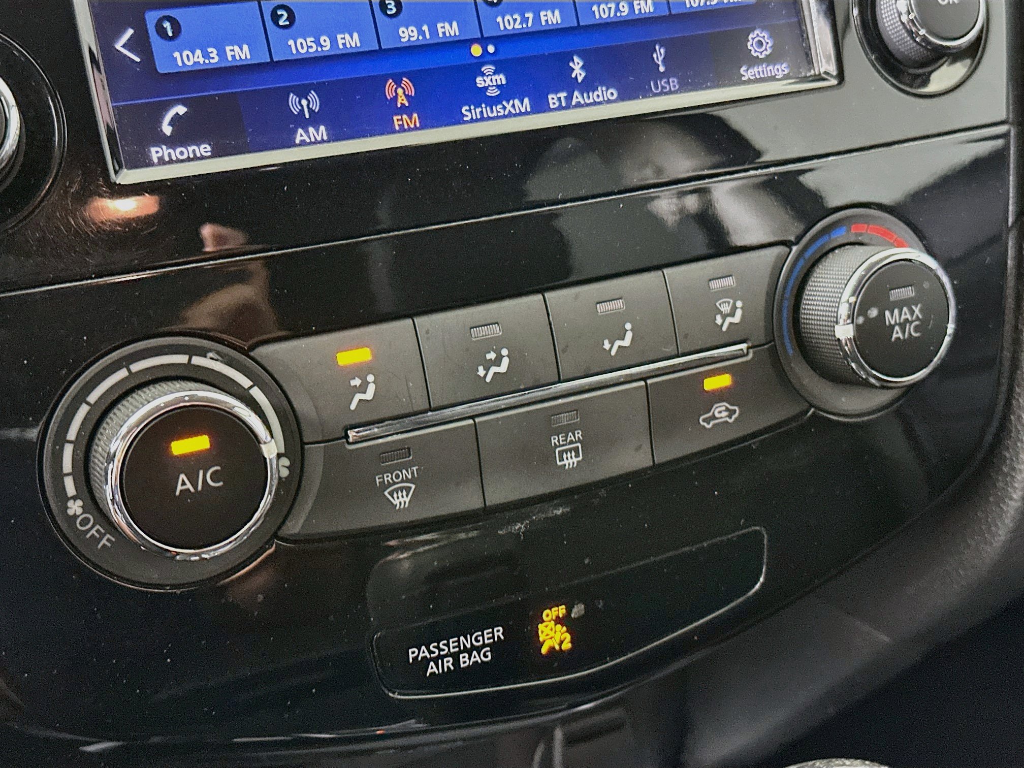 Used 2019 Nissan Rogue S FWD image 23