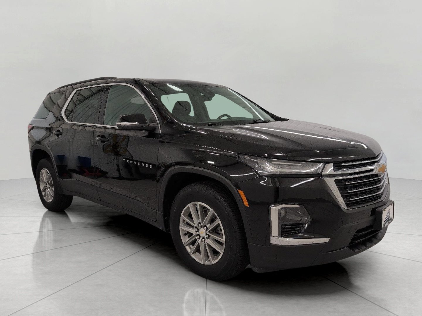 Used 2023 Chevrolet Traverse LT