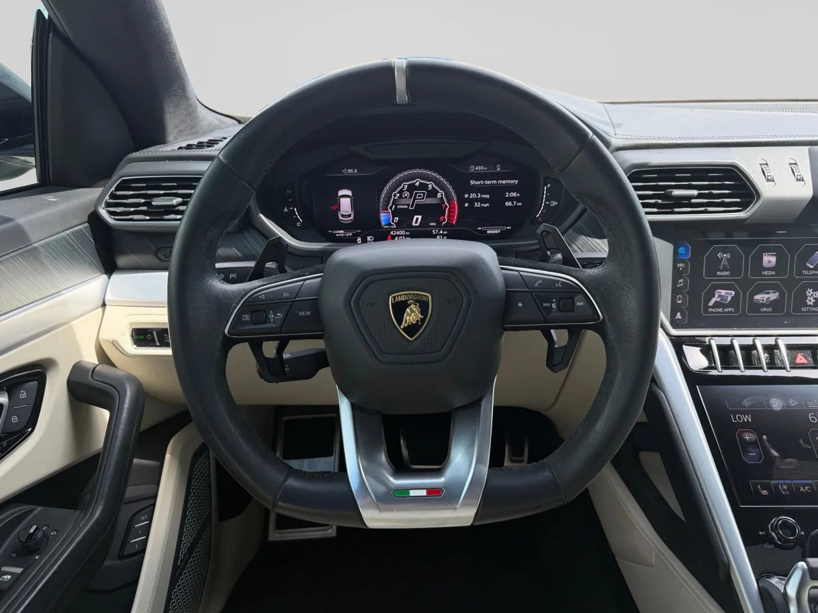 Used 2019 Lamborghini Urus image 16