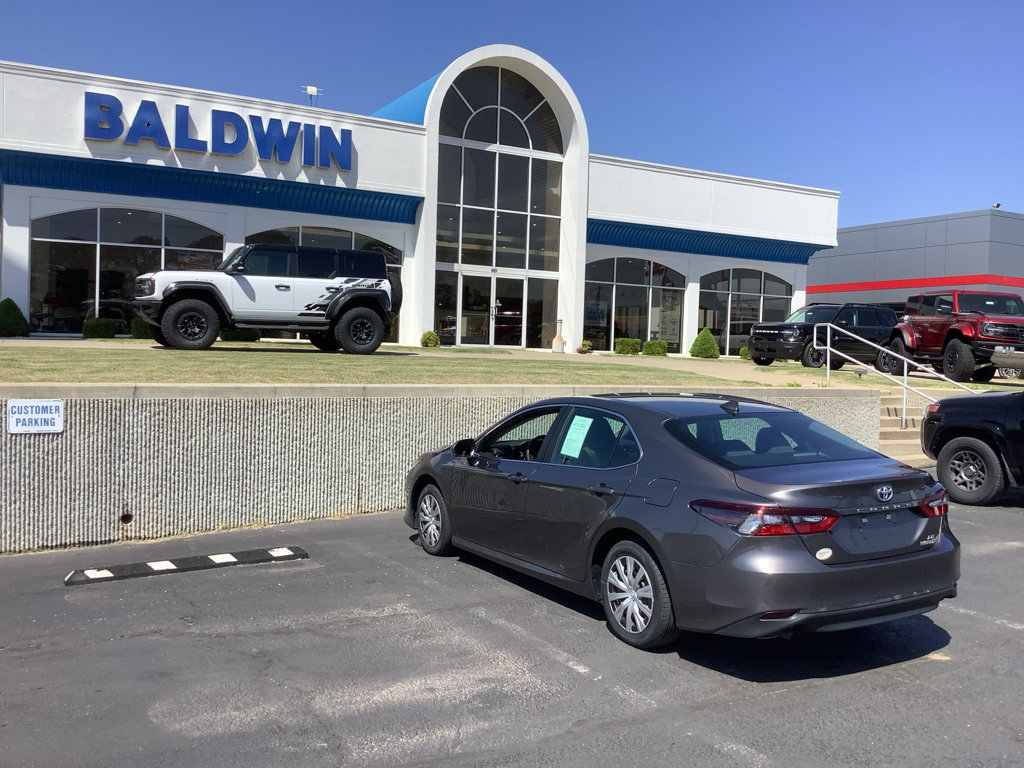 Used 2023 Toyota Camry LE FWD image 5