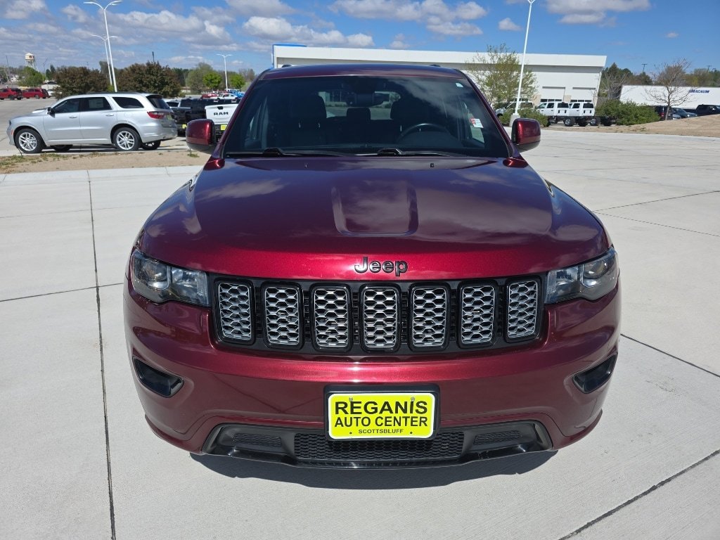 Used 2018 Jeep Grand Cherokee Altitude AWD/4WD image 2